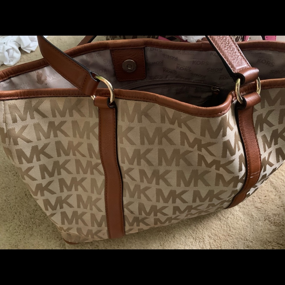 Michael Kors Purse - Picture 2 of 3